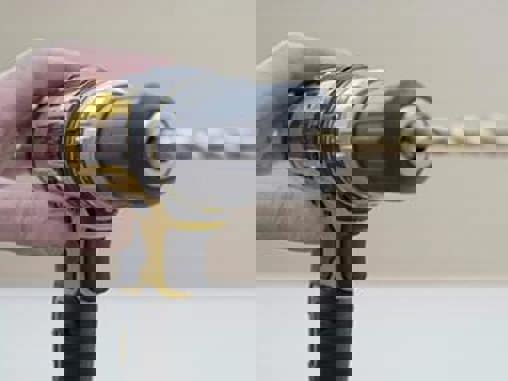 Bruk av bor-/skrumaskin