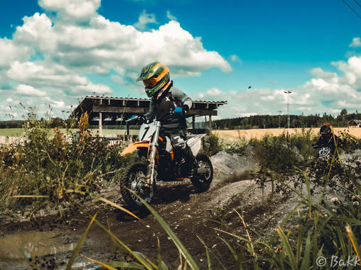 Skur tilbarnas motorcrossbane